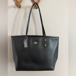 Coach Black Crossgrain Leather City Zip Tote F36875 OS  EUC